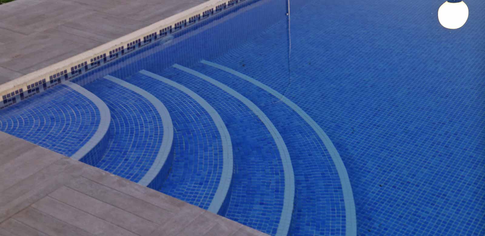 05_piscina_escalones